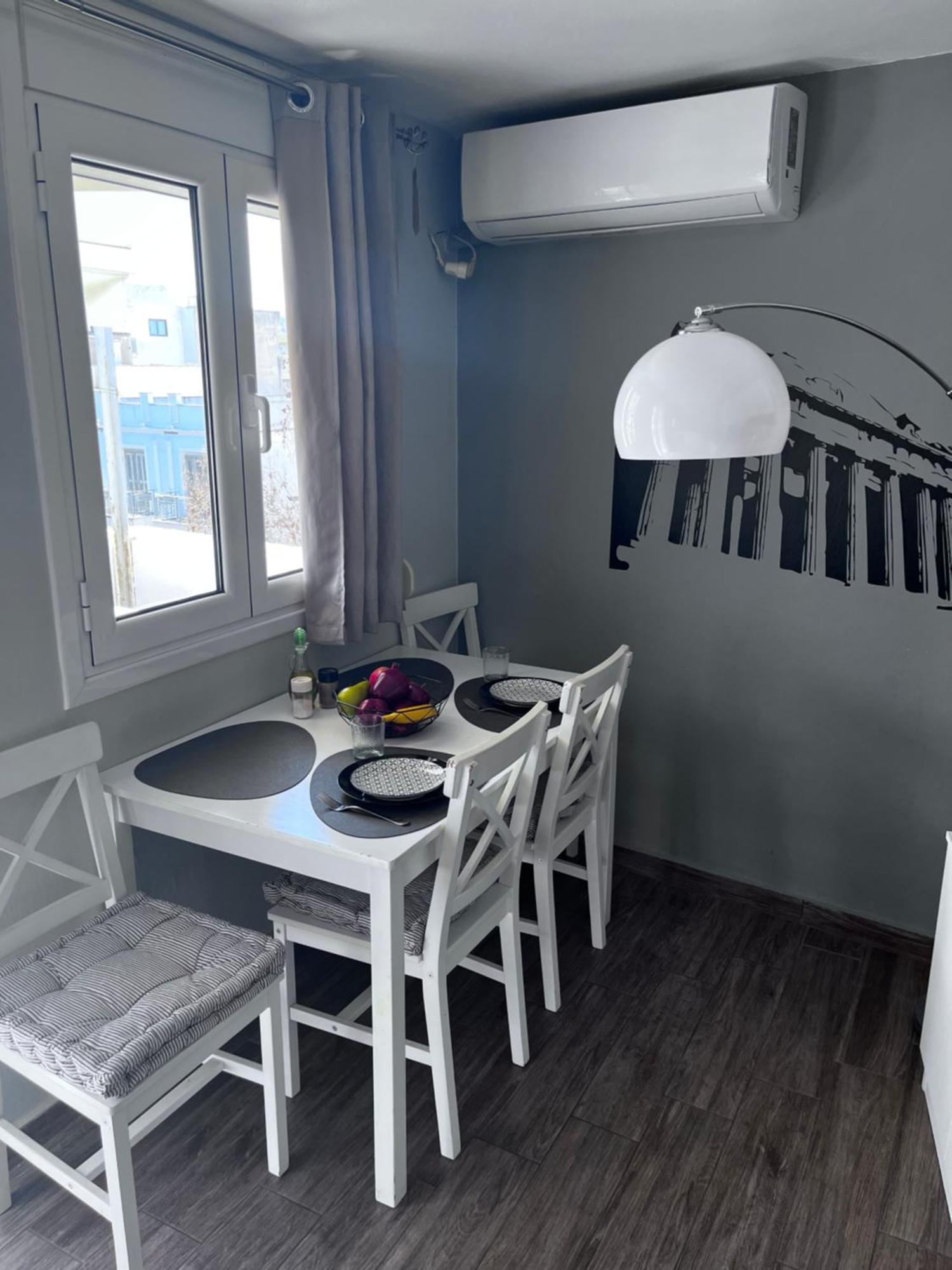 Cozy Studio Apartment In The Heart Of Athena Bagian luar foto